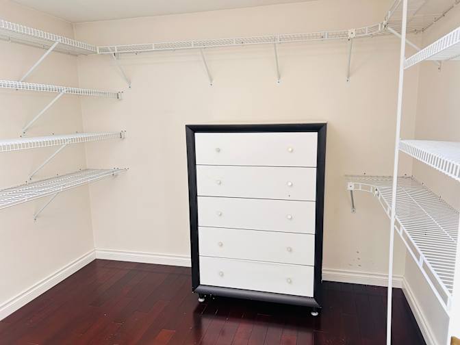 sandy's room