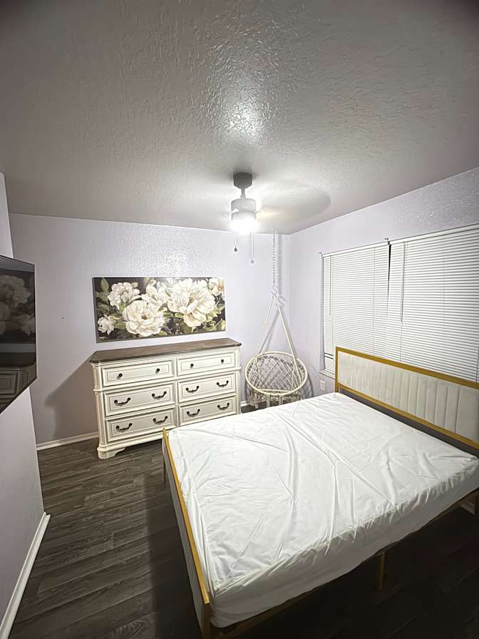 Vinny's room