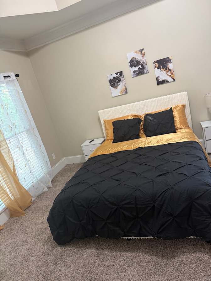Amoya's room