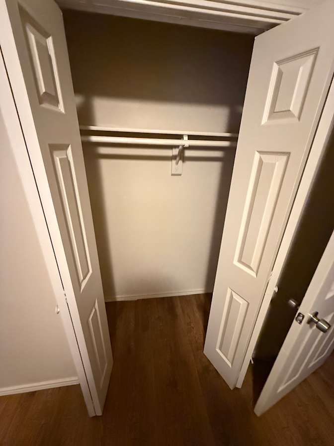 Desmond Ford Sr.'s room