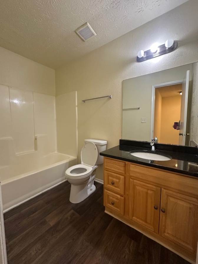 Alcove Rooms's room