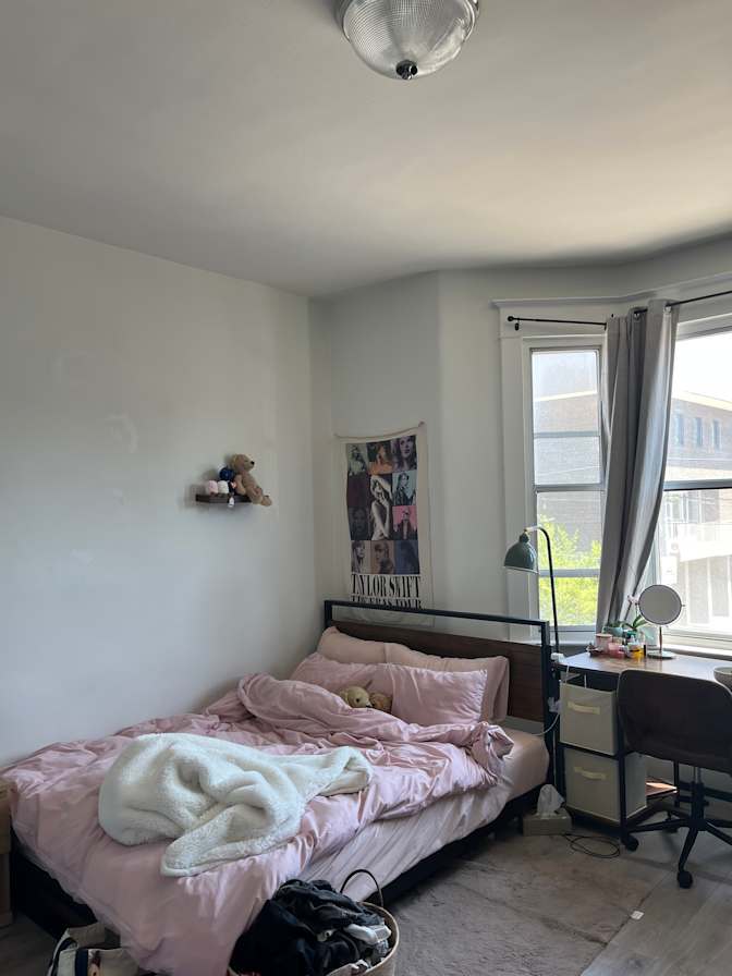 Chloe's room