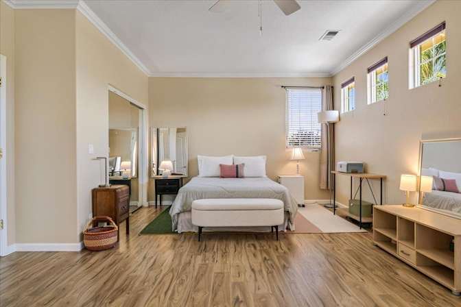 Mindy's room