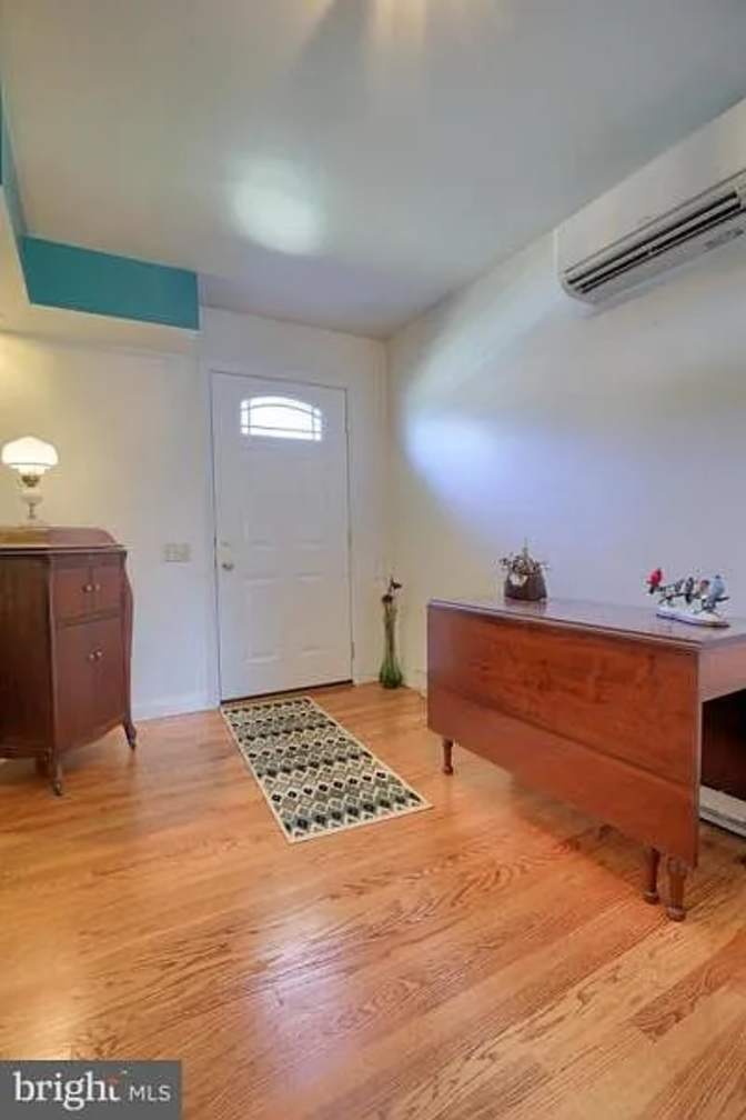 Victoria Greathouse's room