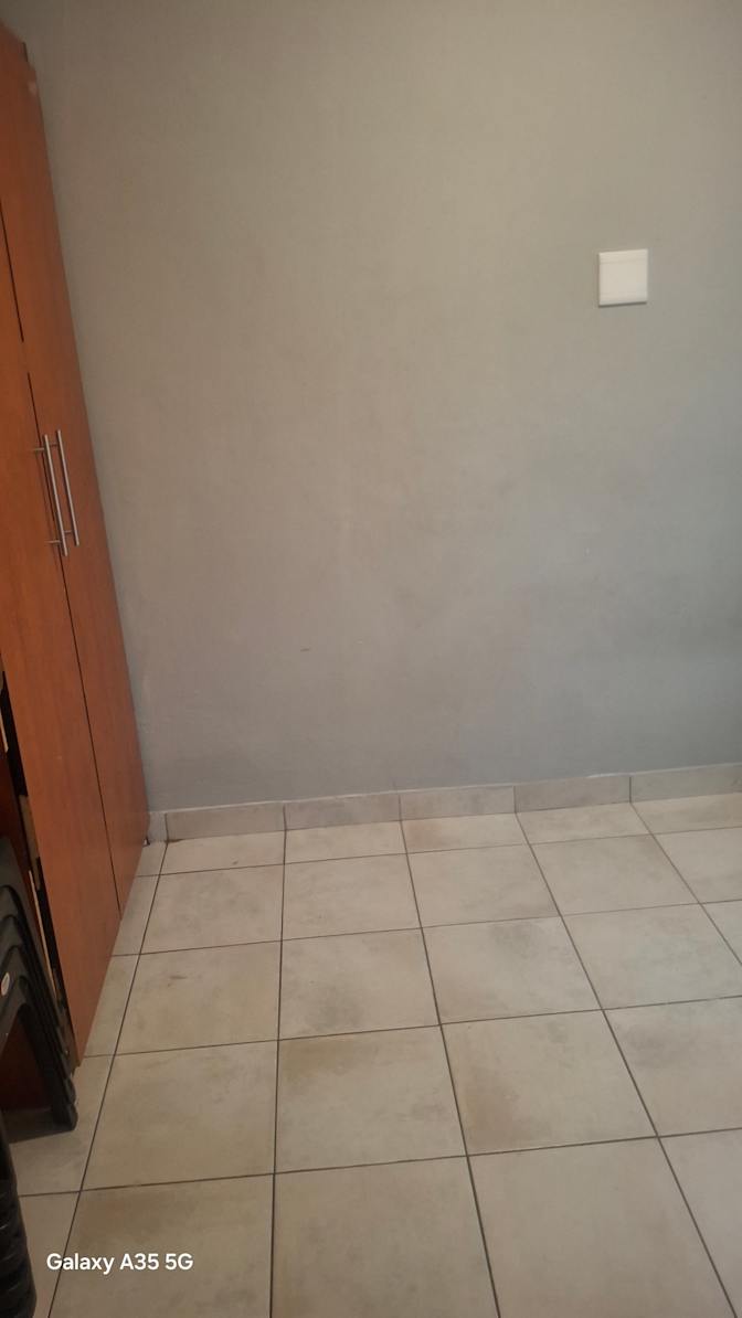 Queen Molefe's room