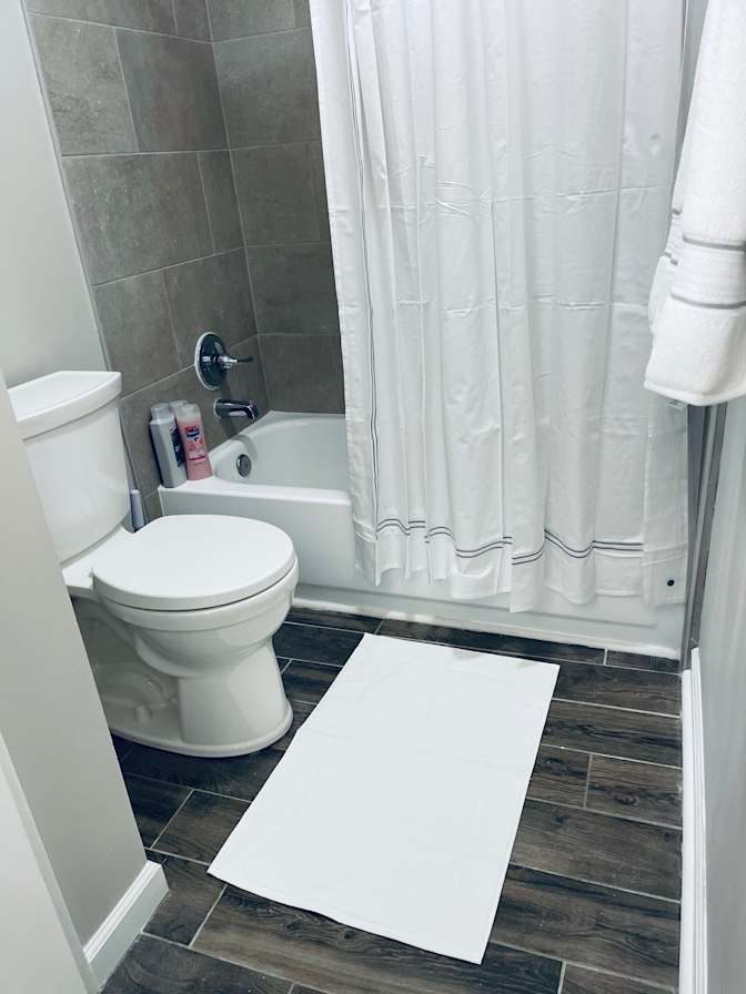 Alcove Rooms's room