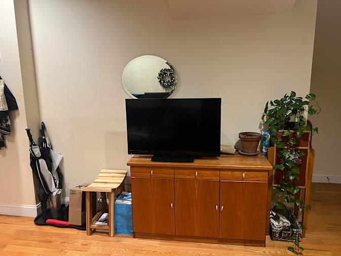lora Morgenstern's room