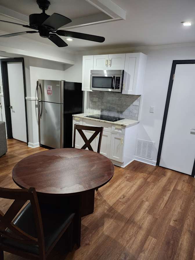 CL&C Property Management and Consulting's room