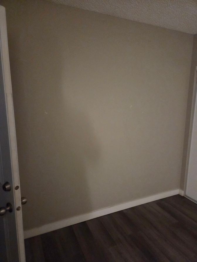 kenneths's room