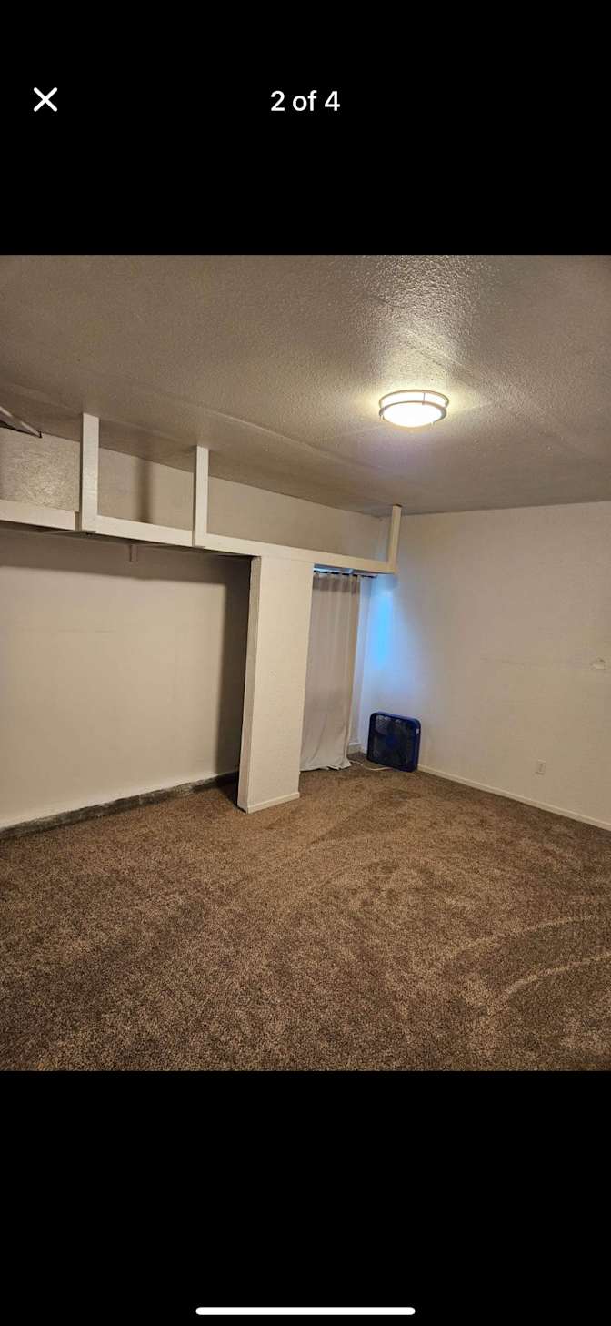 Luis's room