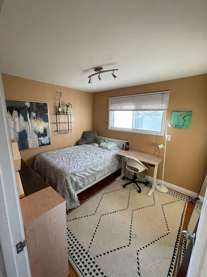J Francisco Rivera's room