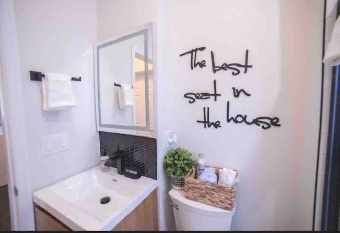 Courtney's room
