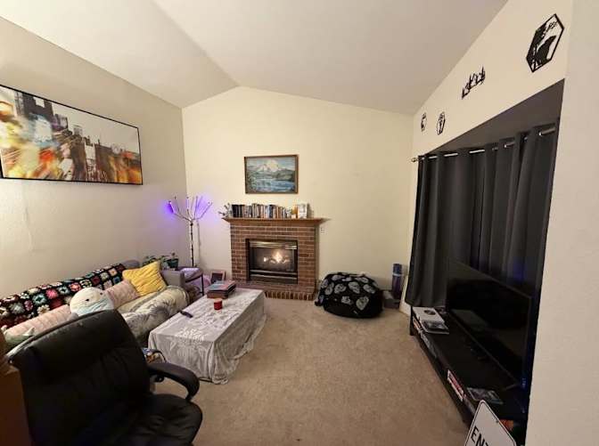 Yoni's room