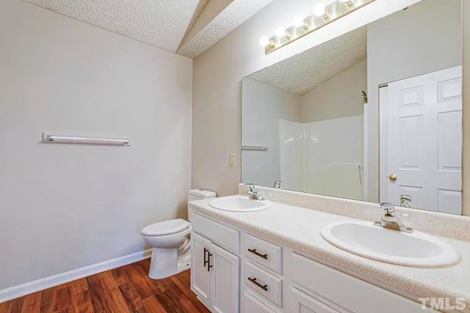 Alcove Rooms's room
