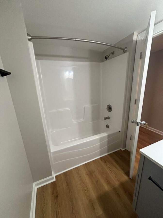Alcove Rooms's room