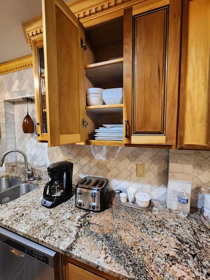 CL&C Property Management and Consulting's room