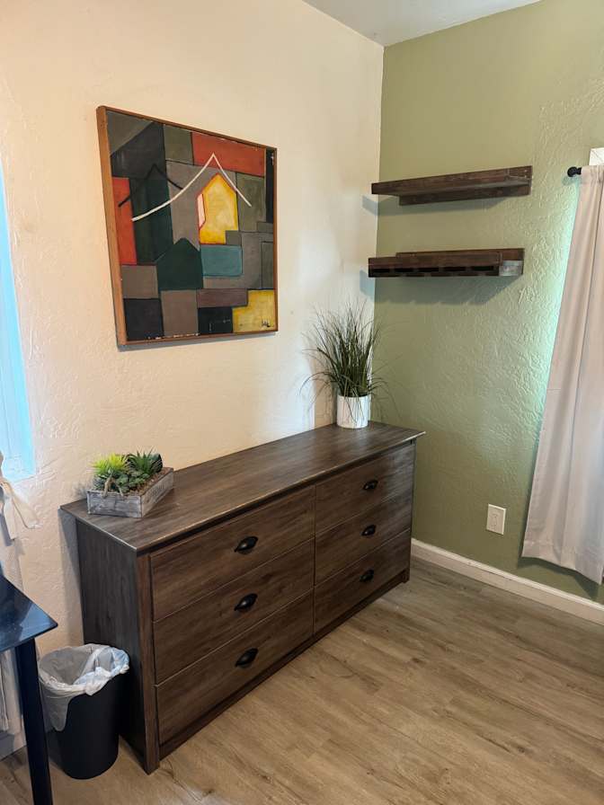 NIcole's room