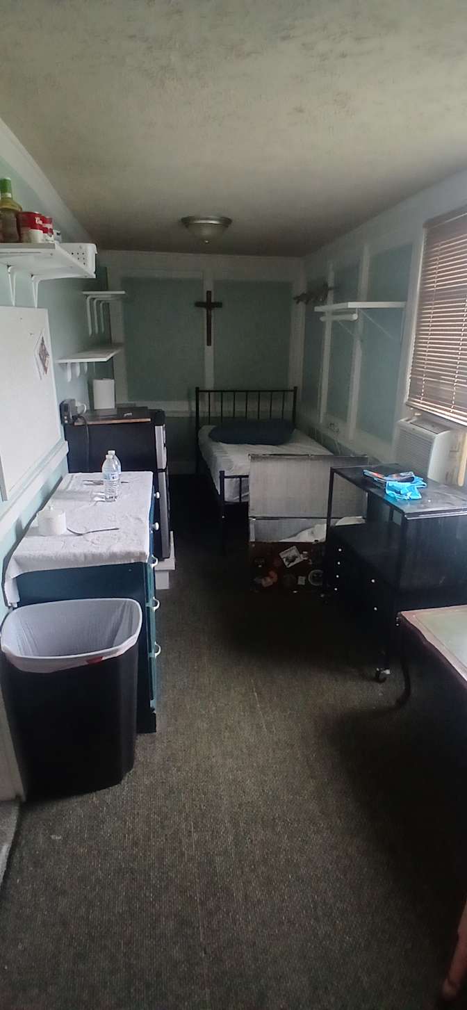 Tom Zomberg's room