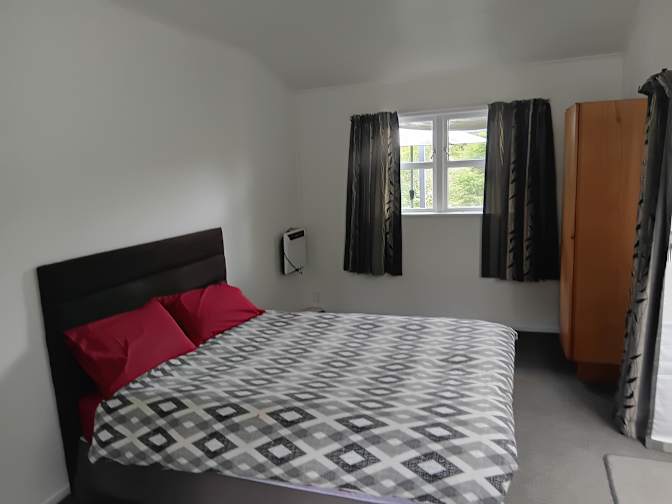 Carl Bond's room