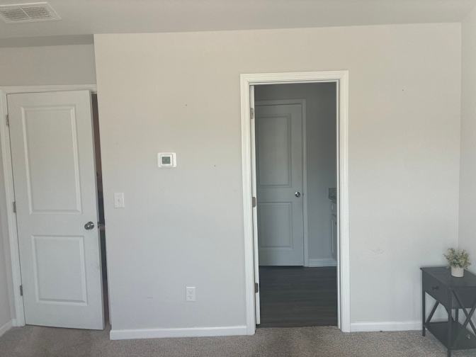 Alcove Rooms's room