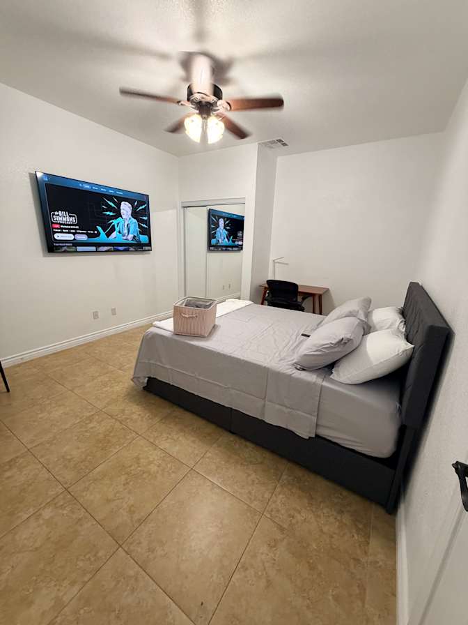 Jucel's room