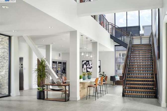 Golden Gate Rentals's room