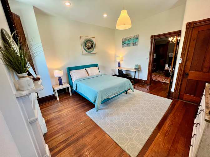 Cincy Furnished Stays's room