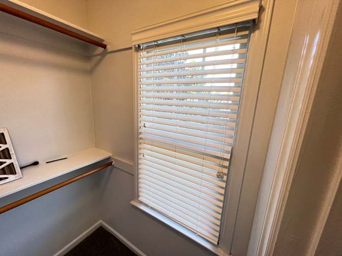 Alcove Rooms's room