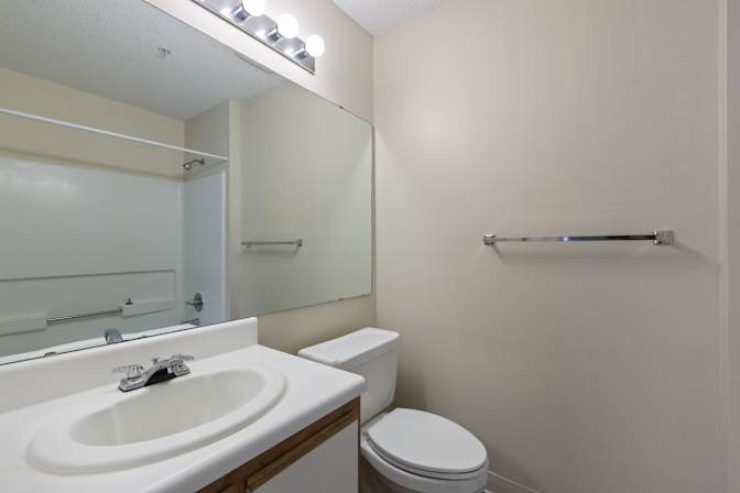 Alcove Rooms's room
