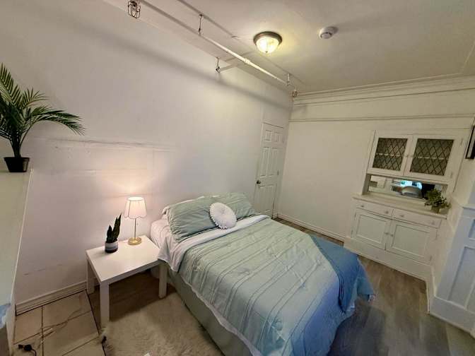 Alona's room
