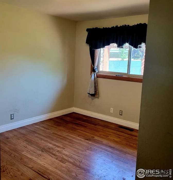 Thomas's room