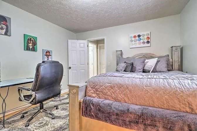 Alcove Rooms's room