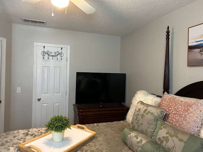 Shonnatha Peters's room