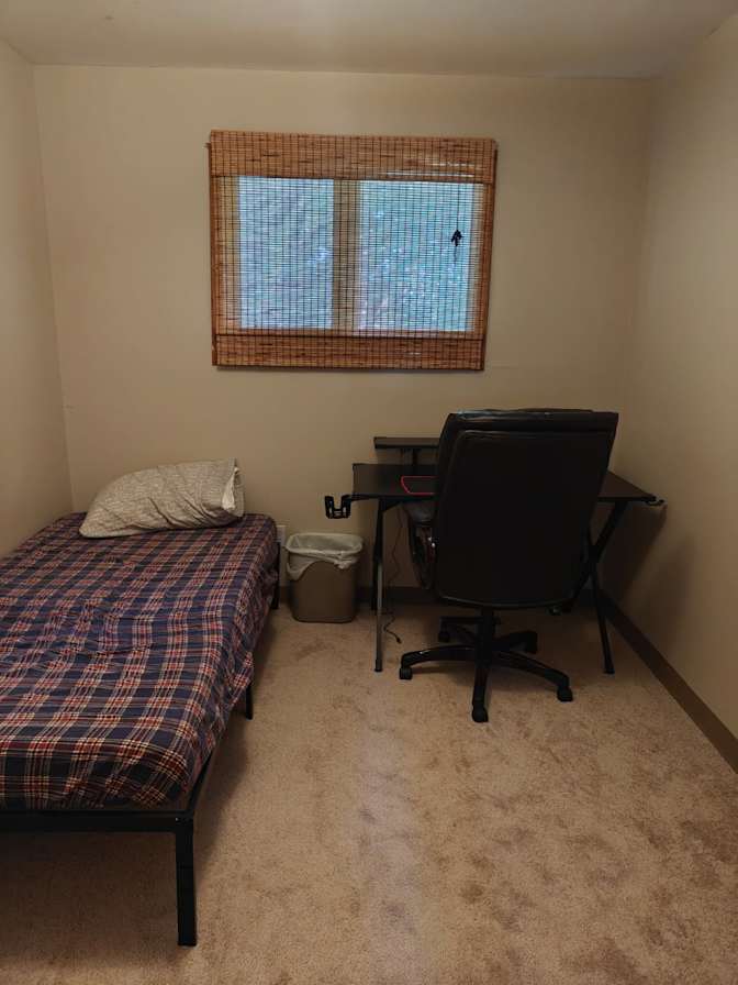 Youssef Luke Khanjari's room