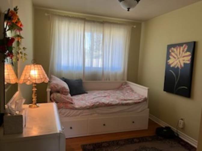 Lynn's room