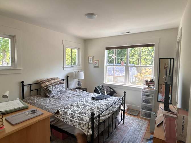 Caroline's room