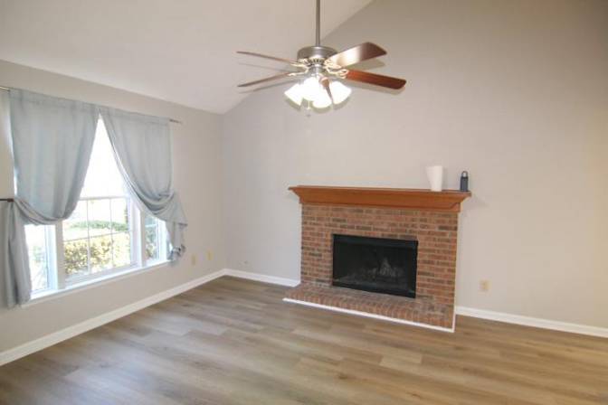 Alcove Rooms's room