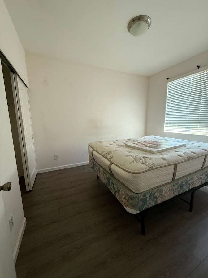 E's room