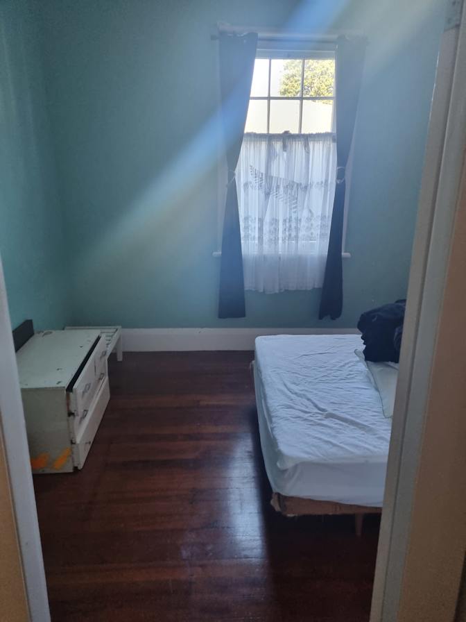 Dallas Stirling's room