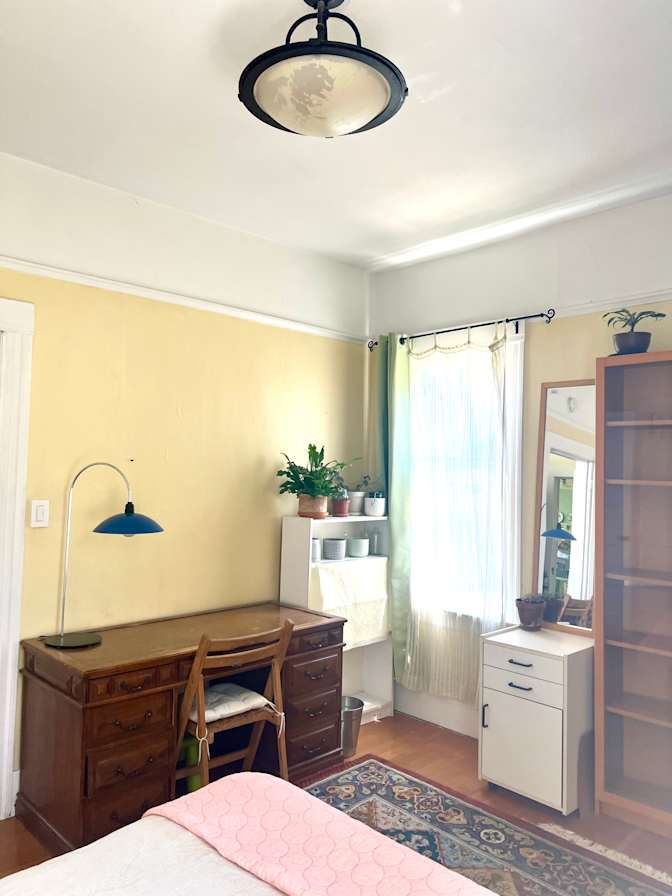 Valeria's room