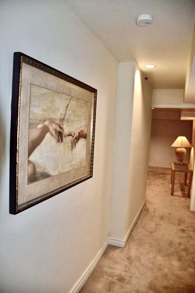 Mahnaz Shahrzad Asr's room
