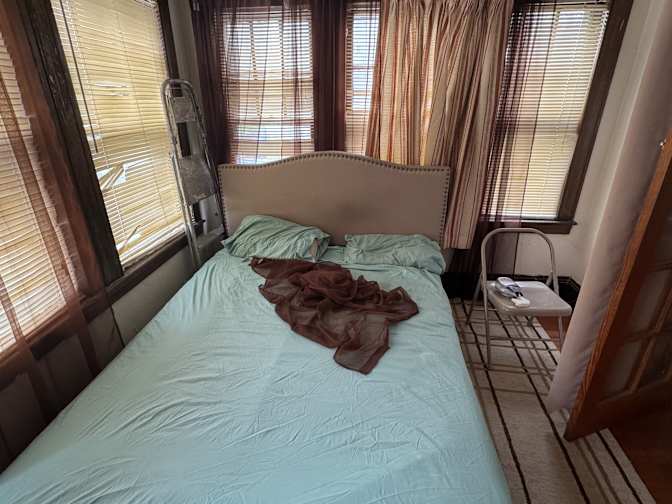 eddie's room