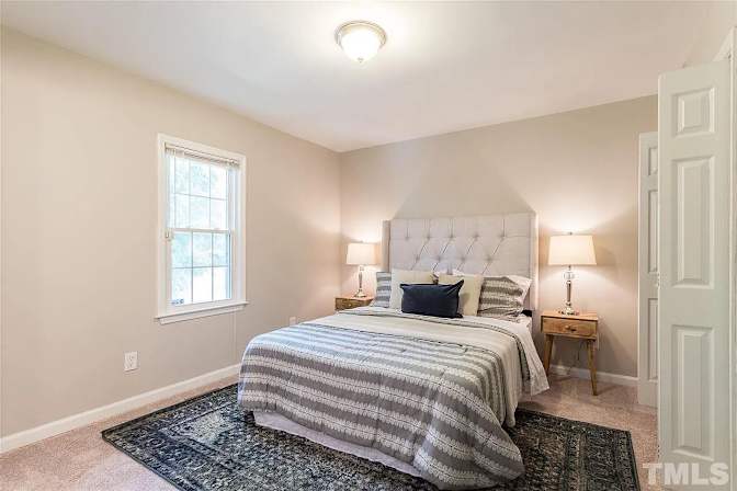 Alcove Rooms's room
