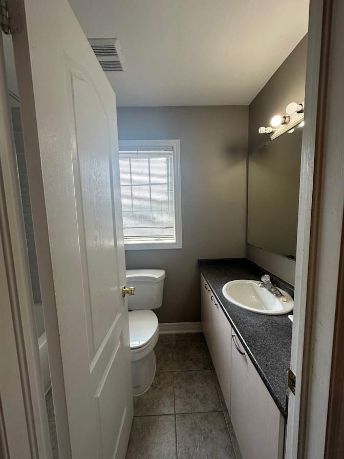 Rahkin Kassam's room
