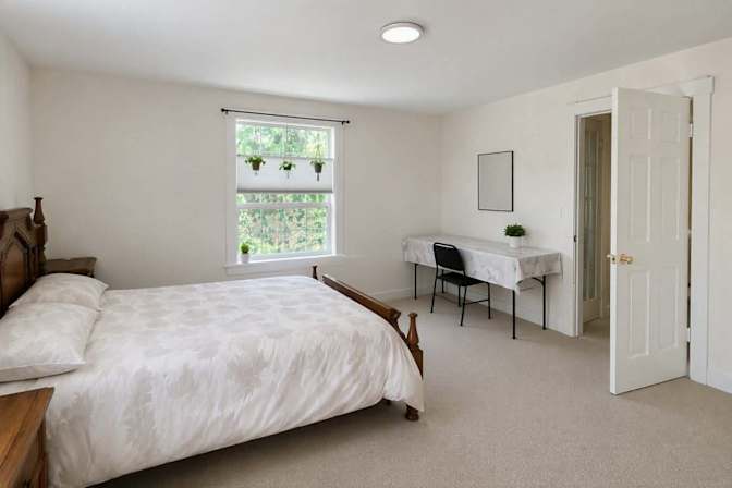 Christina Dagnall's room