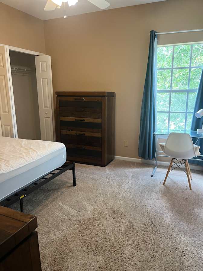 Dee's room