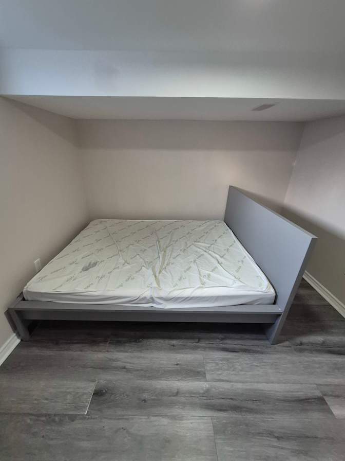 Phong's room