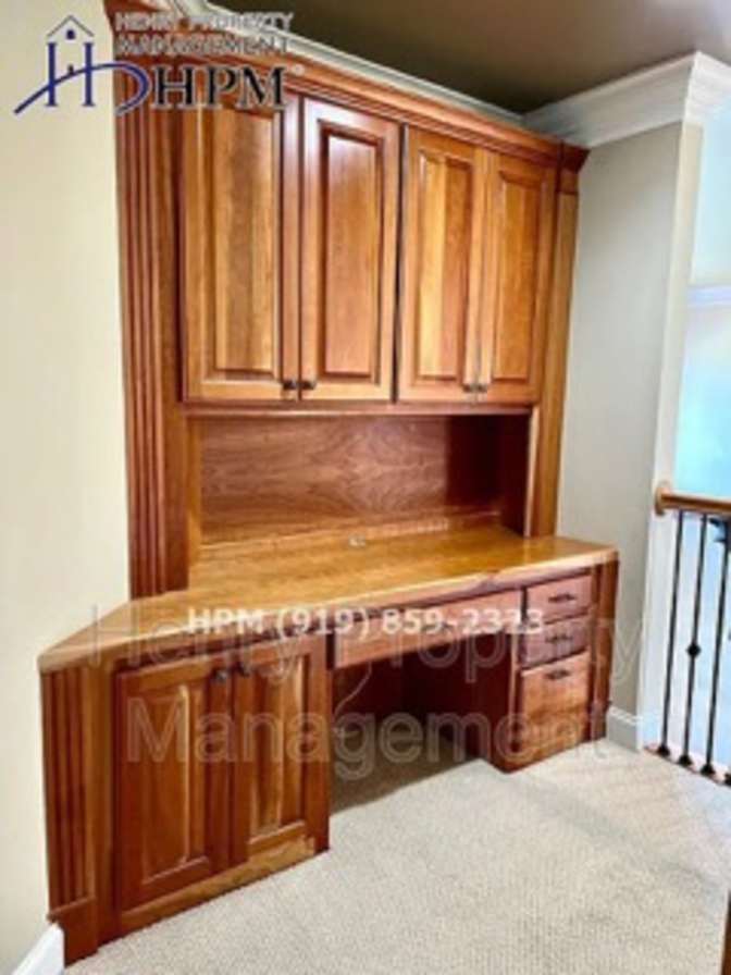 Alcove Rooms's room