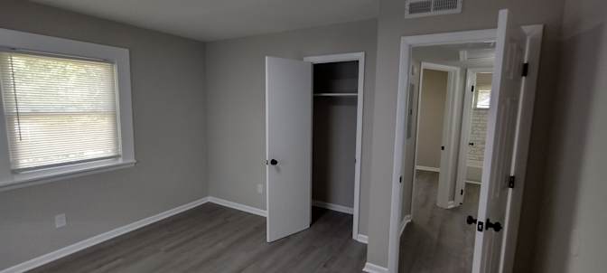 Alcove Rooms's room