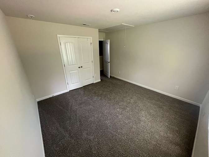 Alcove Rooms's room